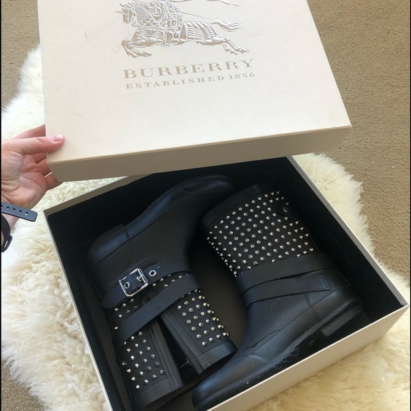 Burberry Shoes - BURBERRY “Holloway” Stud Rain Boots *flaw* Size 9